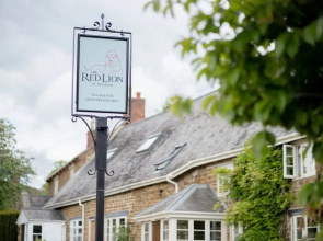 The Red Lion at Hellidon