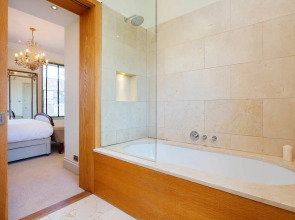 Veeve - St John's Wonder