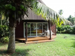 Les Tipaniers Iti Bungalows