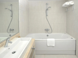 Napa Plaza Hotel - Adults Only
