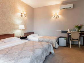 Pod Kasztanami Hotel