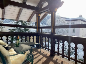 Snowboarders Palace