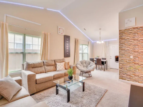 4 Mi to Hpu: Pet-friendly Home w/ Yard!