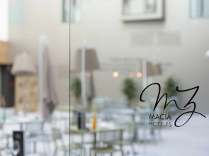 Hotel Macia Sevilla Kubb