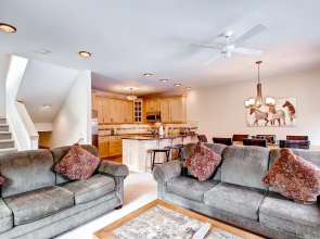 Mountaineer Townhomes #M1 by Peak Property Management