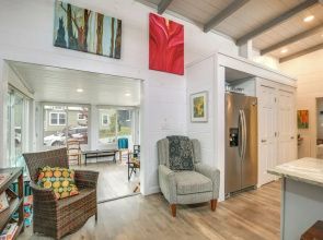 Flat Rock Tiny Home: Bbq-ready Patio & Pool Access