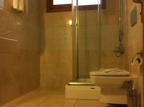 Old Town Deluxe Flats