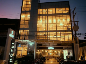 Uno Hotel
