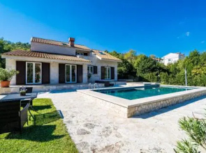 Six-Bedroom Holiday home Topolo with a Fireplace 03
