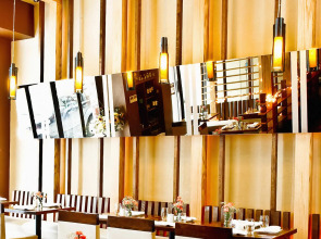 Отель Amsterdam Court