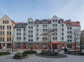 Q17 Apartments