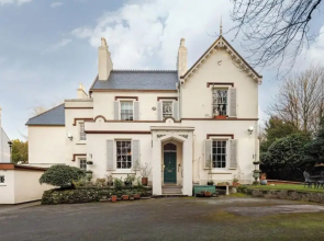 Mossley Hill Retreat