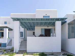 Beachside 2 bedroom Cottage