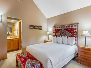 Deer Lake Village at Deer Valley Resort - Three Bedroom Condo with Loft and Hot Tub #2473 3 Condo