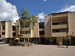 Lionshead Arcade By Vail Realty