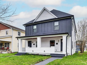 3 Mi to Downtown: Pet-friendly Indianapolis Home