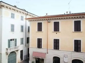 Comfortable Apartment Cavour Square