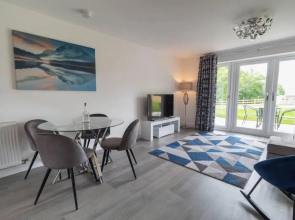 Spacious 2 Bedroom Modern Apartment in Inverness