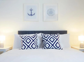 Beautifully furnished 4-bed townhouse on South Cliff
