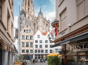 Tempel Cathedral Lodge in the Heart of Antwerp