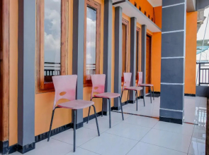 OYO 1351 Tanggulasi Resto & Residence Syariah