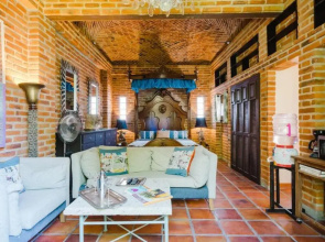 Be a Diva in the Queen's Suite at Inn Ajijic
