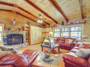 4 Mi to Grandfather Mtn! Family-friendly Cabin