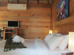 Ten Moons Lipe Resort