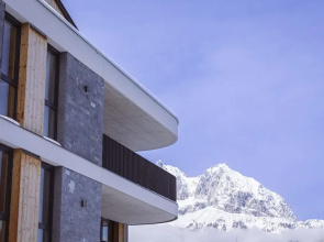 Apartment With 3 Private Terraces