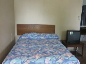 Crossroads Motel Rushville