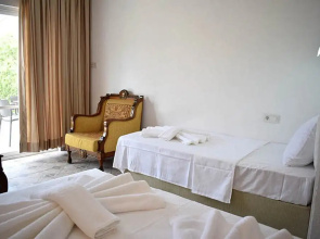 Saranda Teras Pansiyon