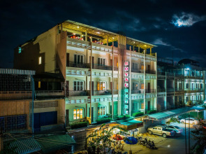 Royal Hotel