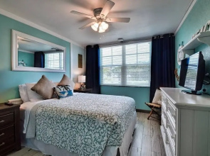 202 Clearwater Beach Suites 1 Bedroom Condo by Redawning