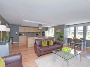 Contemporary Apartment Close to Aberdeen City Centre