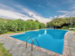 Graziose Ville con A.C e piscina comune
