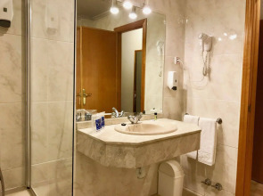 AP Hotel and Parking