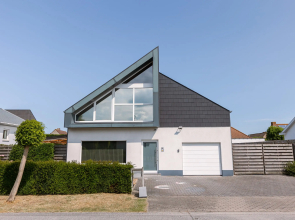 Spacious House With Garden and Parking