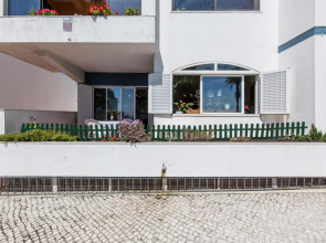 "HomeySuite" in Estoril Beach Apartment