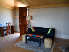 Serengeti Safari Lodge