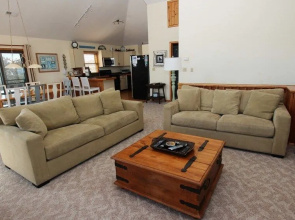 Crab's Day Off - 5 Br Home