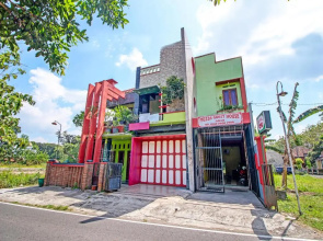 Capital O 91690 Moza Guest House