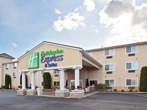 Holiday Inn Express & Suites Burlington by IHG