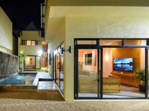 Spacious Villa, 200m from the beach, private pool