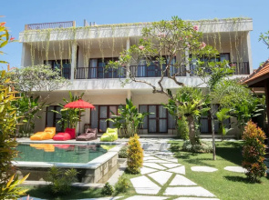 Mupu Jana G.House Keramas