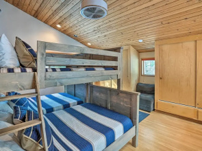 Memorable Woodland Getaway w/ Hot Tub & Grill!