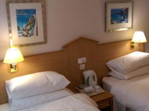 Hotel 46