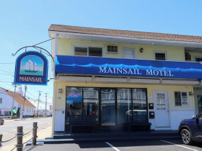 Mainsail Motel & Cottages