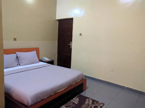 Msquare Whitehouse Hotel