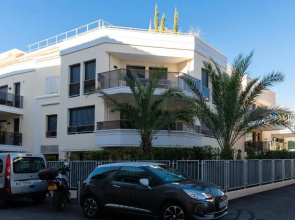 KIKILOUE CANNES 2 BEDROOM WITH GARDEN In the heart of Palm Beach