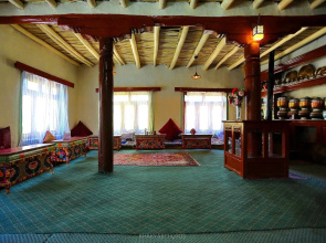 TIH Chomal Huts